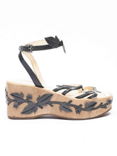 Load image into Gallery viewer, 1997 Vine Leaf Platform Sandals Black Leather - shopcurious