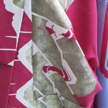 Load image into Gallery viewer, Abstract Art Violet Vintage Kimono - ShopCurious