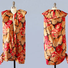 Load image into Gallery viewer, 1920s Floral Lamé Museum Quality Cocoon Cape - ShopCurious