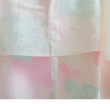 Load image into Gallery viewer, Pale Pink Maple and White Vintage Kimono - ShopCurious
