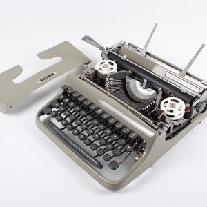 Original Olivetti Lettera 22 Manual Portable Vintage Typewriter - shopcurious