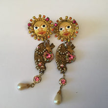 Load image into Gallery viewer, One-of-a-kind Quirky Vintage Miriam Haskell style Earrings - shopcurious
