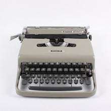 Load image into Gallery viewer, Original Olivetti Lettera 22 Manual Portable Vintage Typewriter - shopcurious
